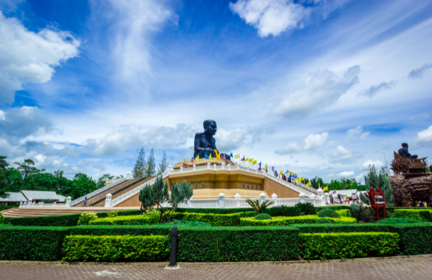 Wat Huay Mongkol famous hua hin tourist attractions